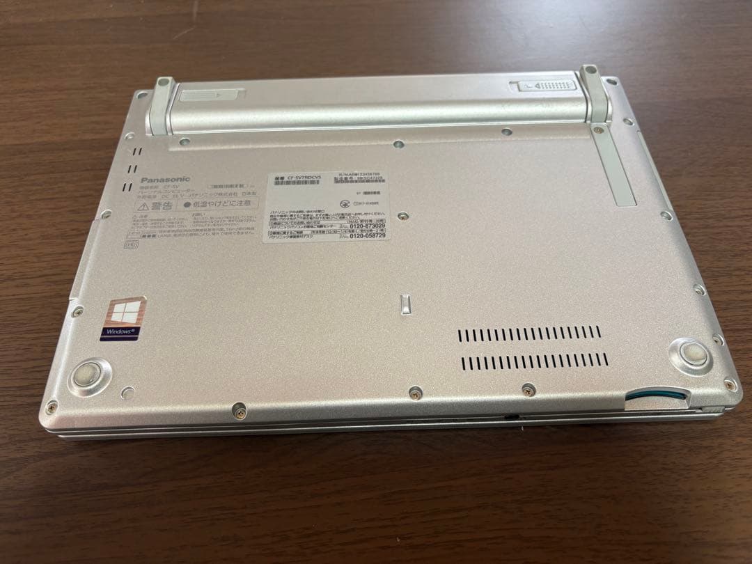 レッツノートCF-SV7 i5/8GB/256GB
