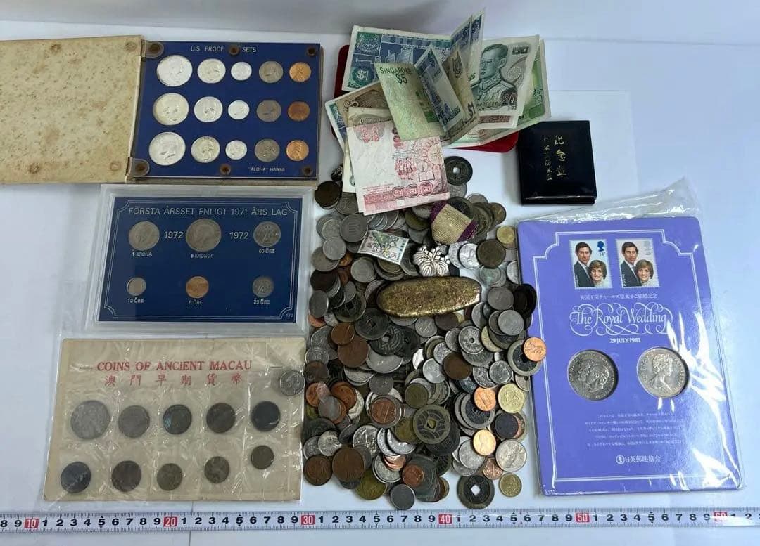 古銭色々　ケースや袋込2138g 東Y8-0128①