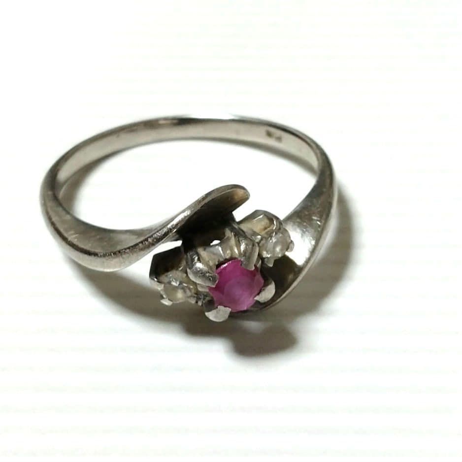 な*迎様 シルバー 色　フラワーデザイン ルビーリング