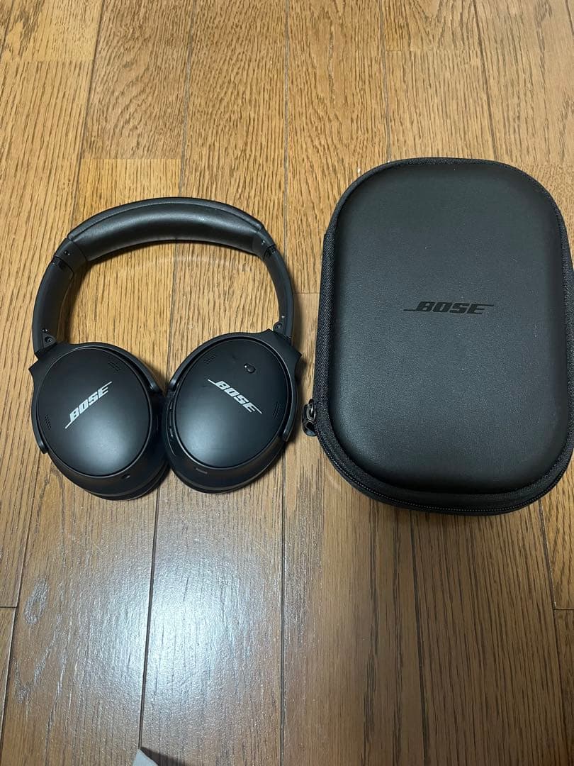 Bose ワイヤレスヘッドホン ケース付き　QC45