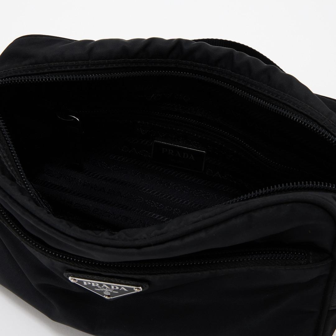 プラダ Re-Nylon ショルダーバッグ