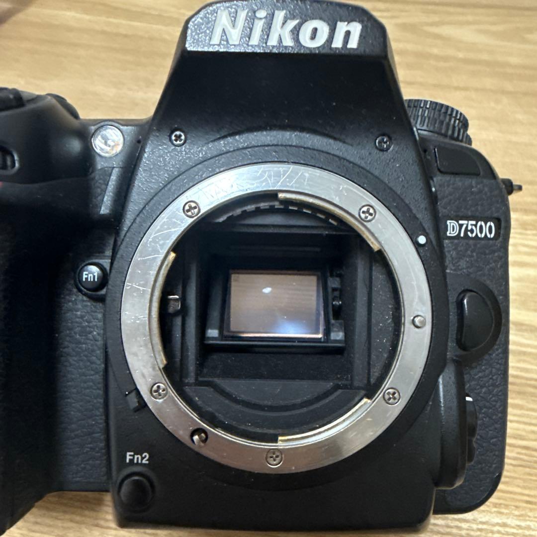 Nikon d7500 ボディのみ　バッテリー付き
