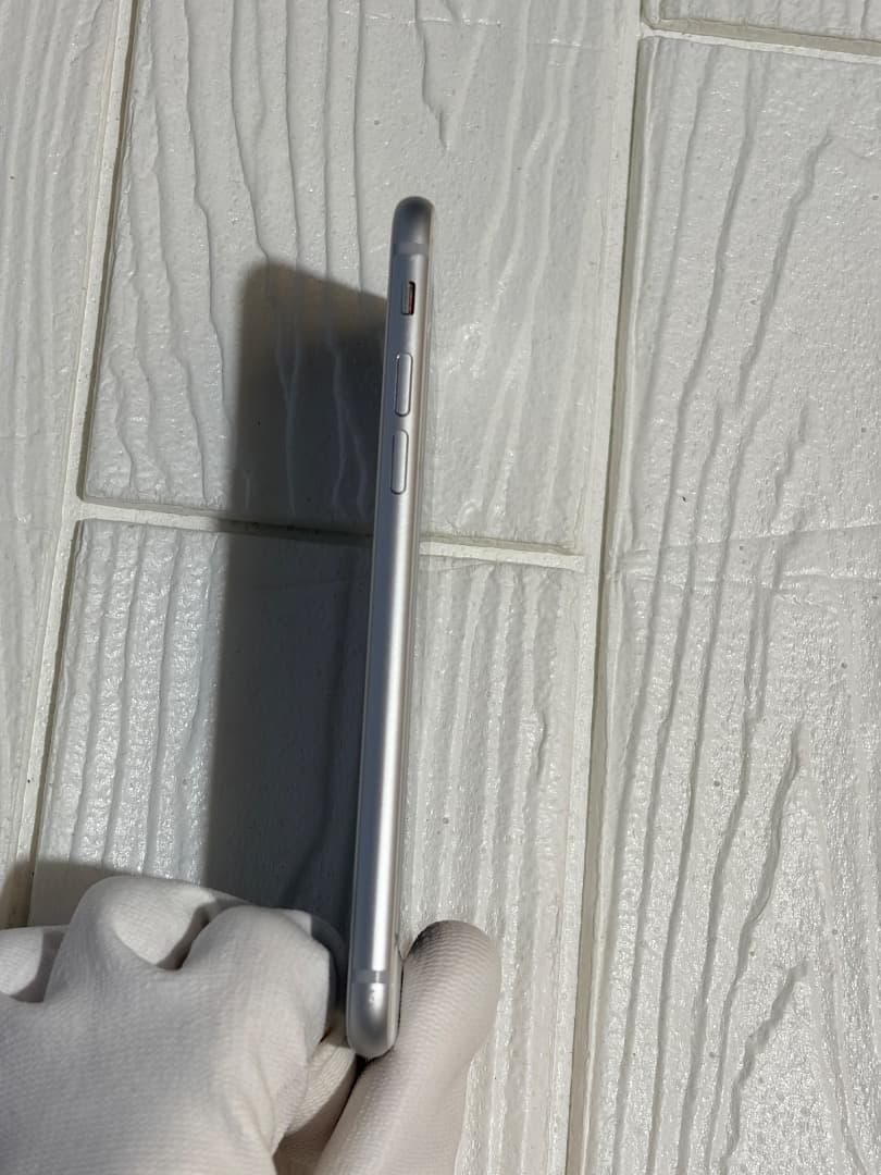 iPhone 本体 64GB 画面傷あり