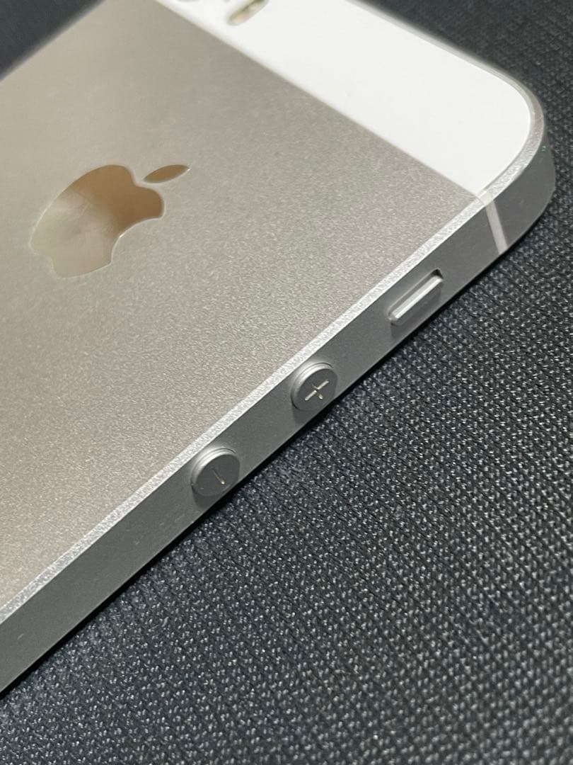 iPhone SE 第1世代 32GB バッテリー100% クリアケース付き