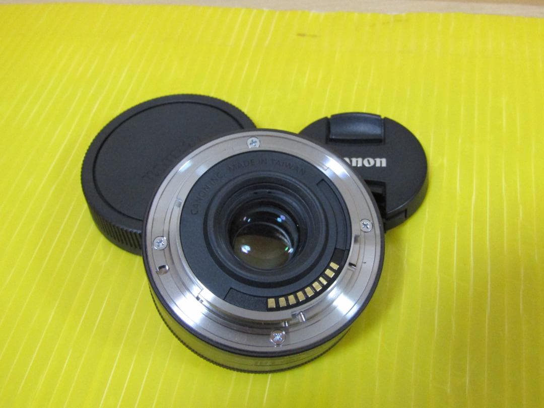 A0658 Canon EF-M 22mm 1:2 STM レンズ