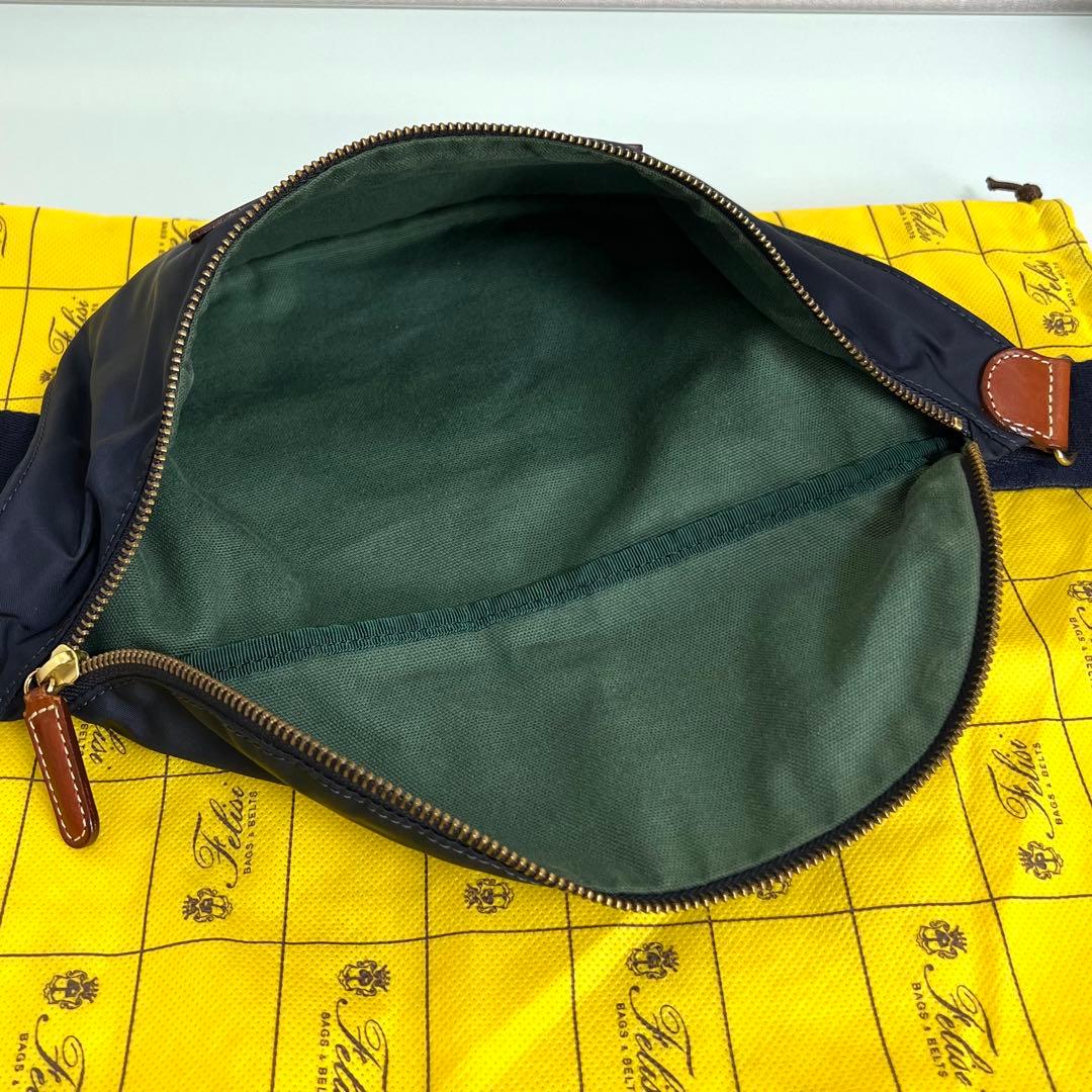 『極美品』Felisi フェリージ1052 ボディバッグ クロスボディ　ネイビー