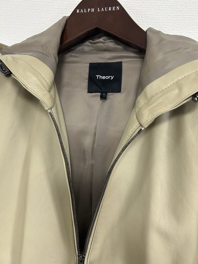Theory ベージュ　フード付きレザーブルゾン　ラムレザー
