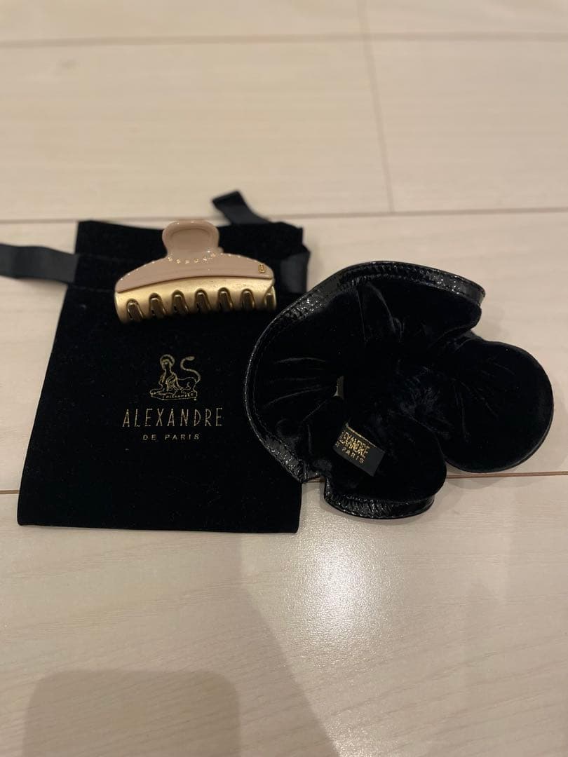 ALEXANDRE ヘアクリップとシュシュセット
