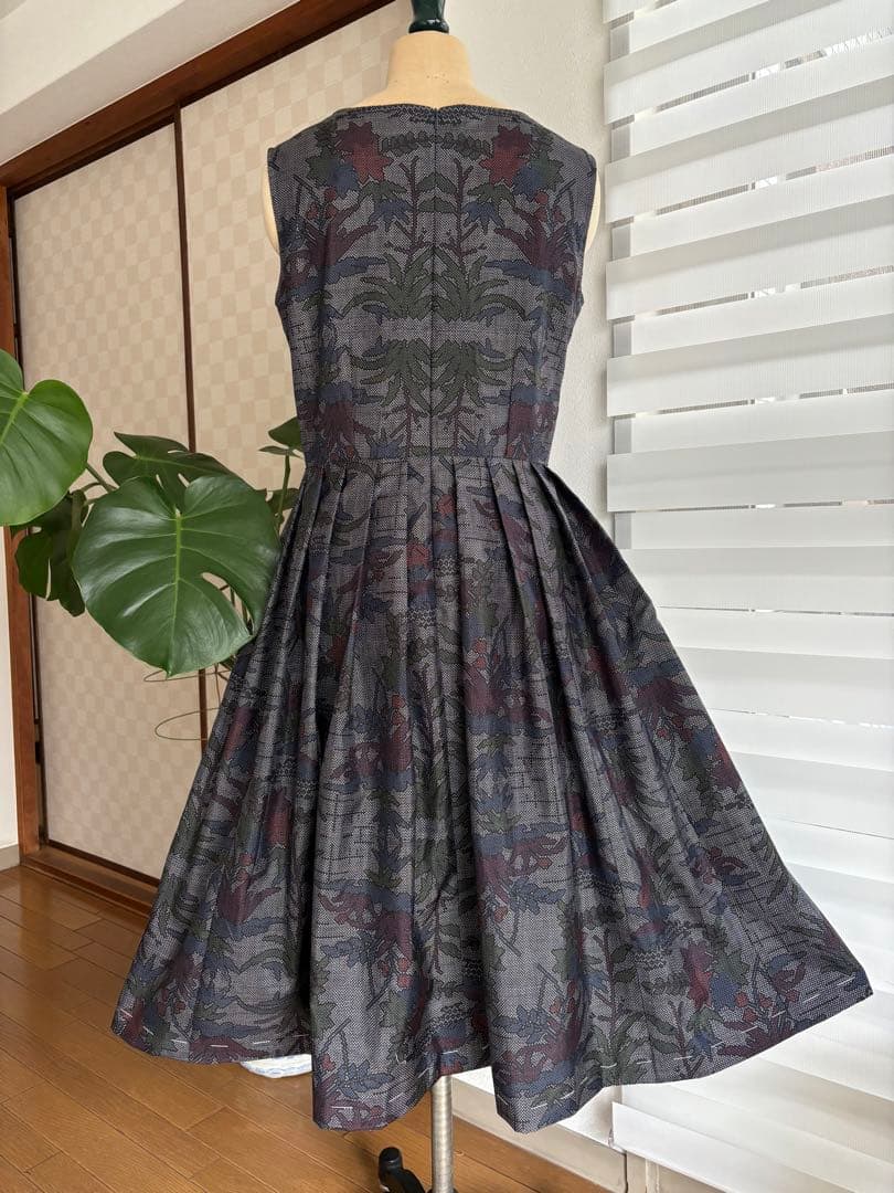 本場大島紬で大人可愛いワンピース、ジャンバースカートに