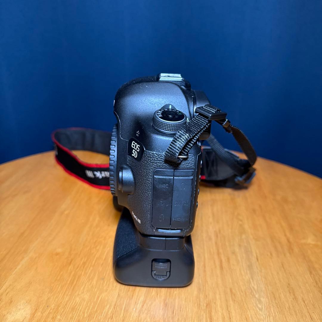 Canon EOS 5D Mark III 本体とレンズセット