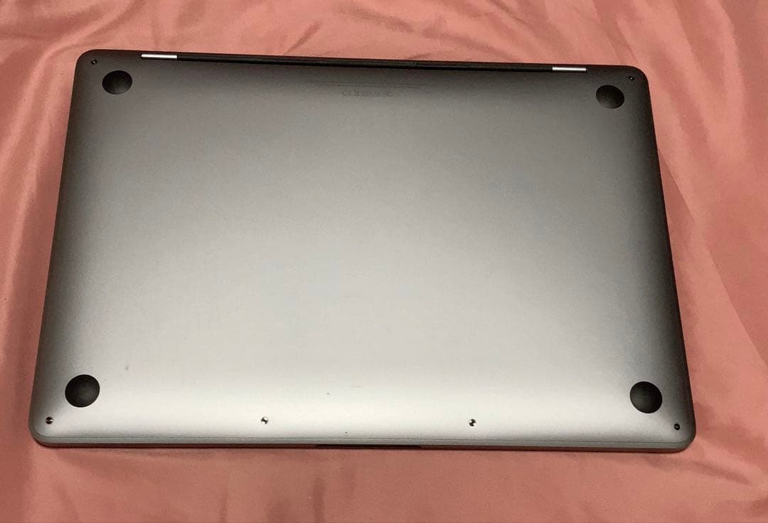 め*こ様 MacBook Pro 13 本体 充電器・USBハブ付き2017年