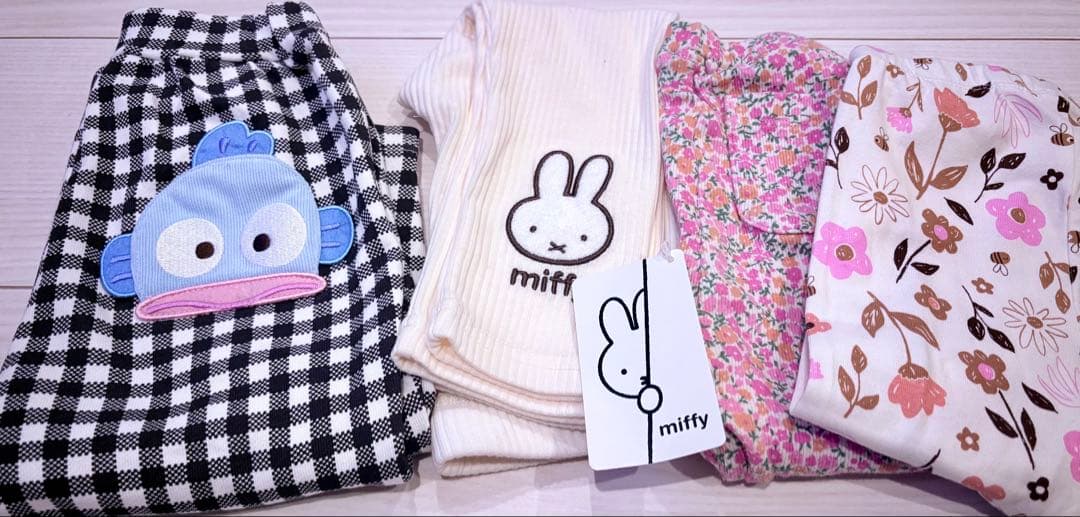 ゆ*◎様 ★新品タグ付多数★ 女の子ベビー服まとめ売り 80 90サイズ 40点