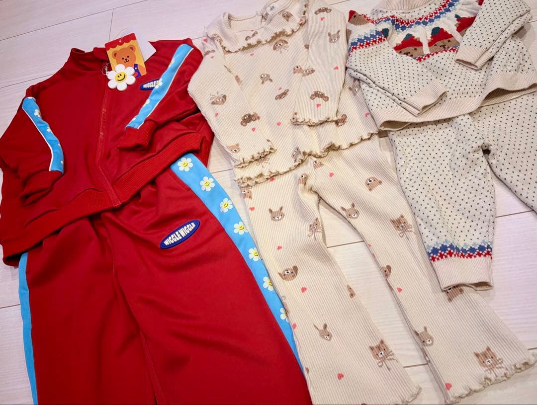 ゆ*◎様 ★新品タグ付多数★ 女の子ベビー服まとめ売り 80 90サイズ 40点