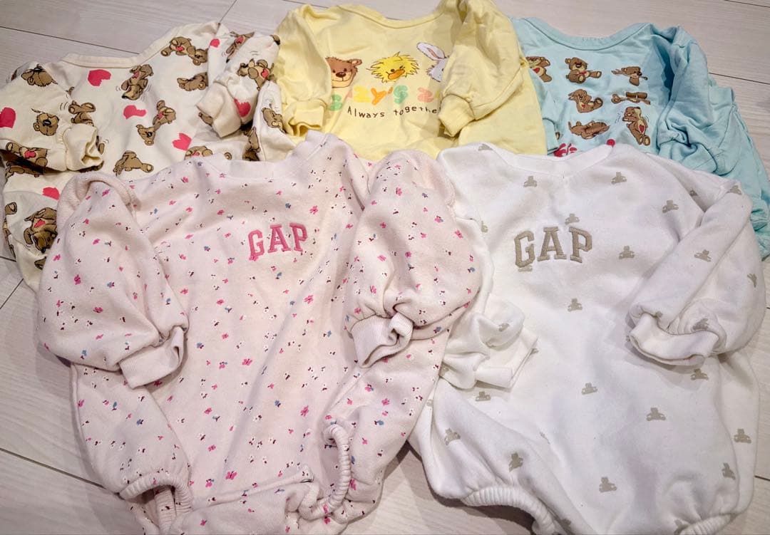 ゆ*◎様 ★新品タグ付多数★ 女の子ベビー服まとめ売り 80 90サイズ 40点