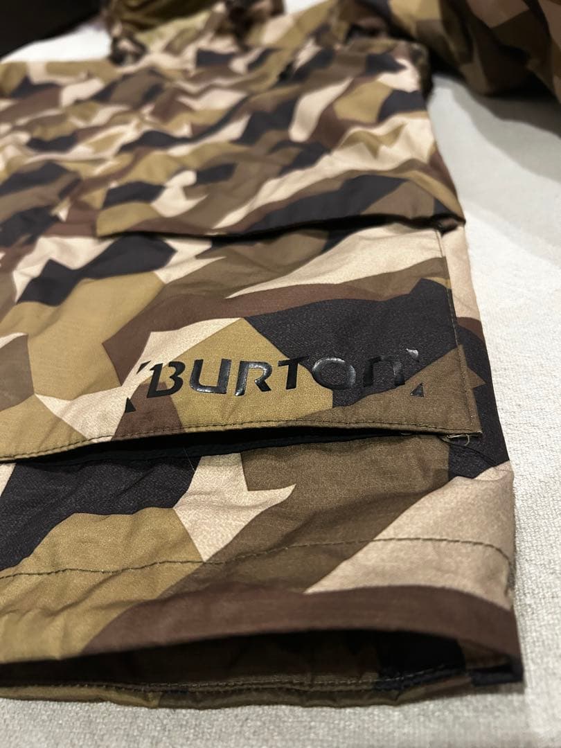 BURTON カモフラージュ フード付きスノーボードジャケット