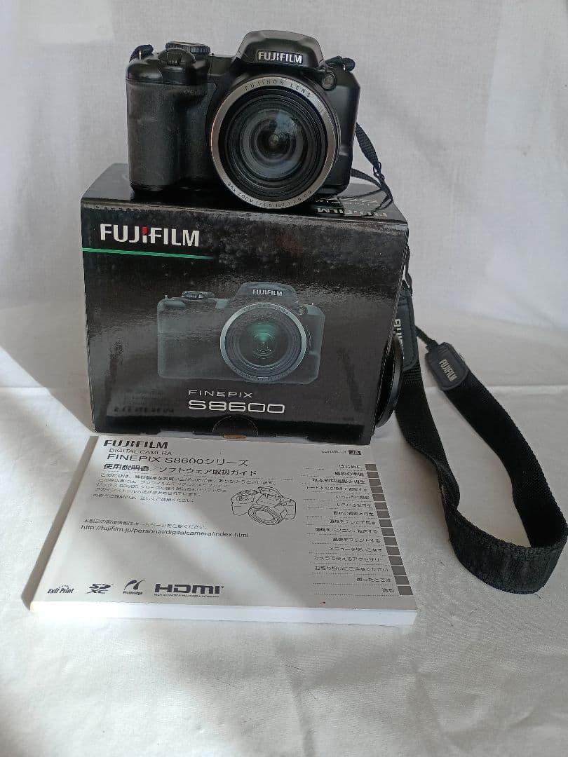 FUJIFILM FINEPIX S8600 本体