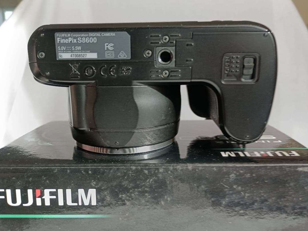 FUJIFILM FINEPIX S8600 本体