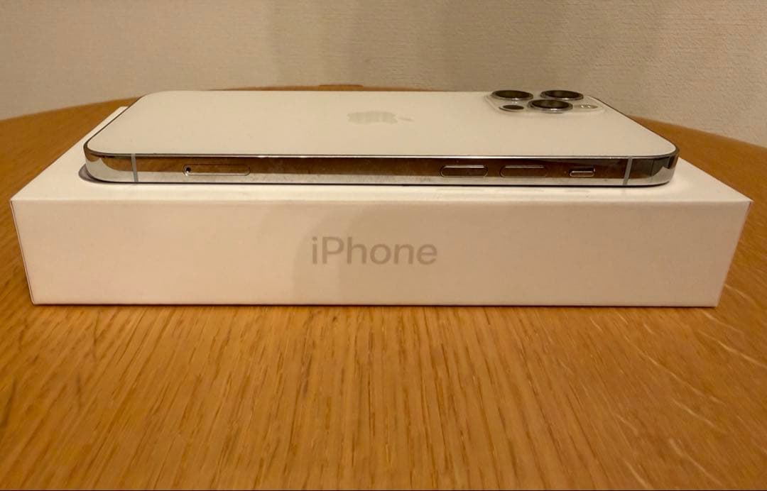 【美品】iPhone12pro 256GB au