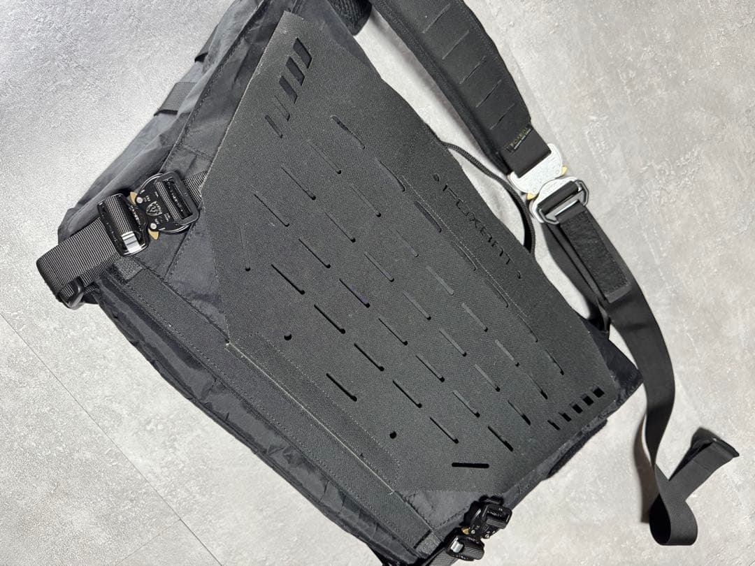 Foxbat Dynamics LEG-01 X-PAC メッセンジャー