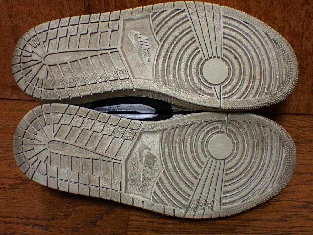 【美品】Nike Air Jordan 1 Retro Low ブラックセメント