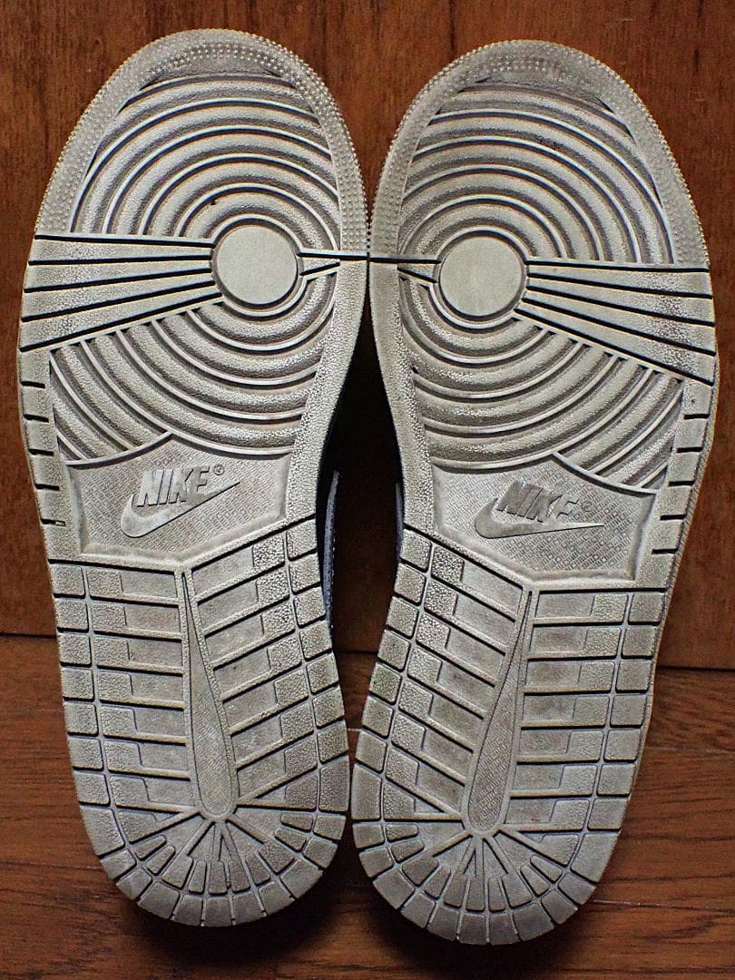 【美品】Nike Air Jordan 1 Retro Low ブラックセメント