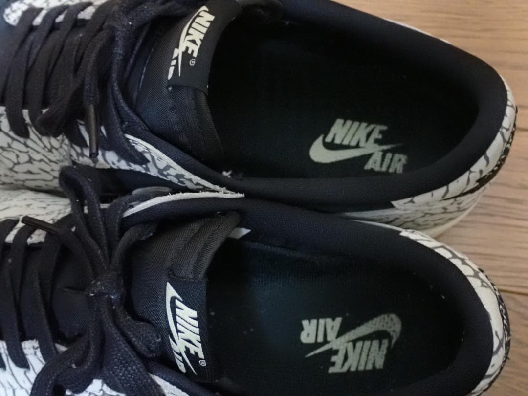 【美品】Nike Air Jordan 1 Retro Low ブラックセメント