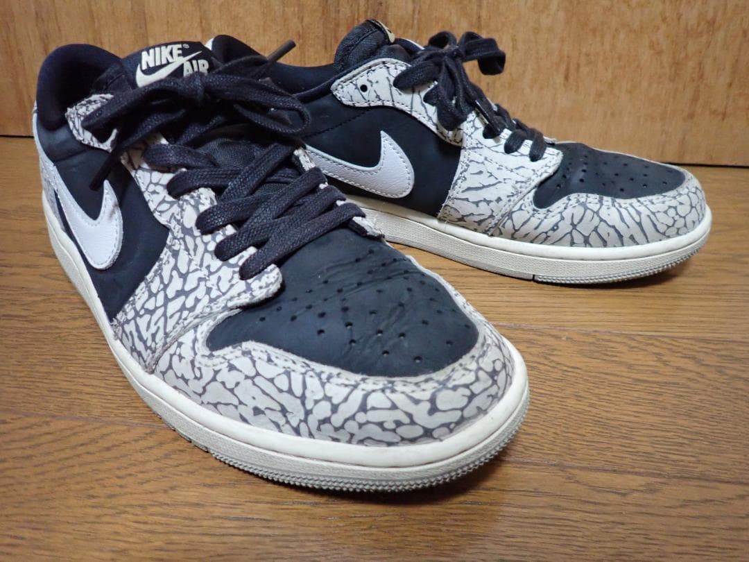 【美品】Nike Air Jordan 1 Retro Low ブラックセメント