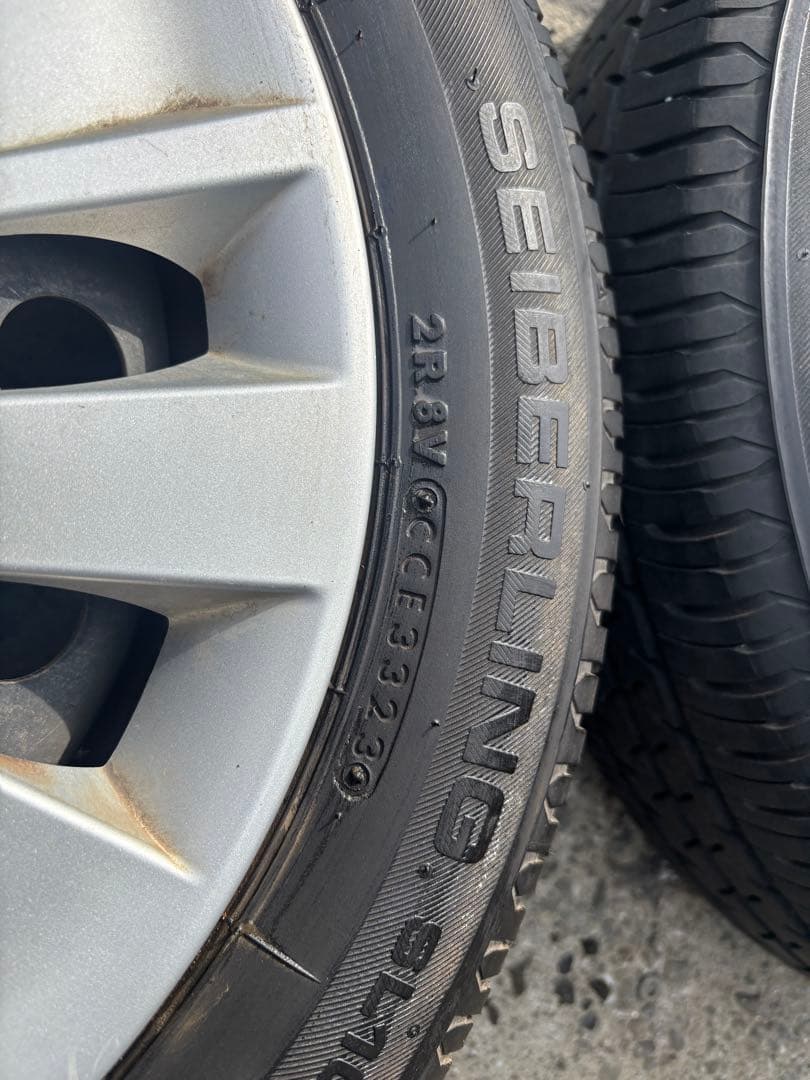 【送料無料】14インチ4本　ブリヂストンタイヤ　2023年製 日産ホイルキャップ