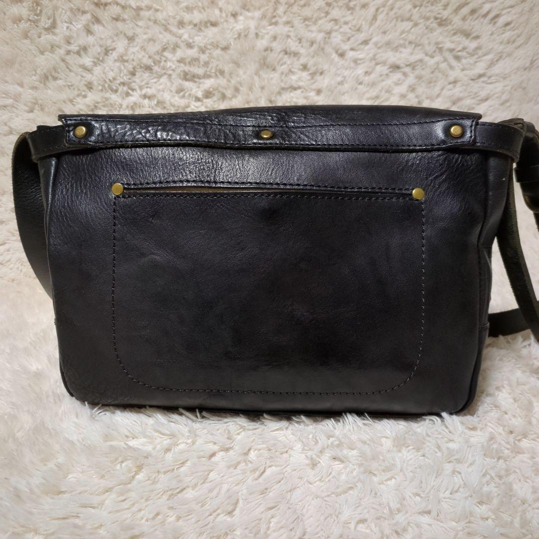 美品！SLOW　レザーショルダーバッグ　メッセンジャーバッグ　ブラック