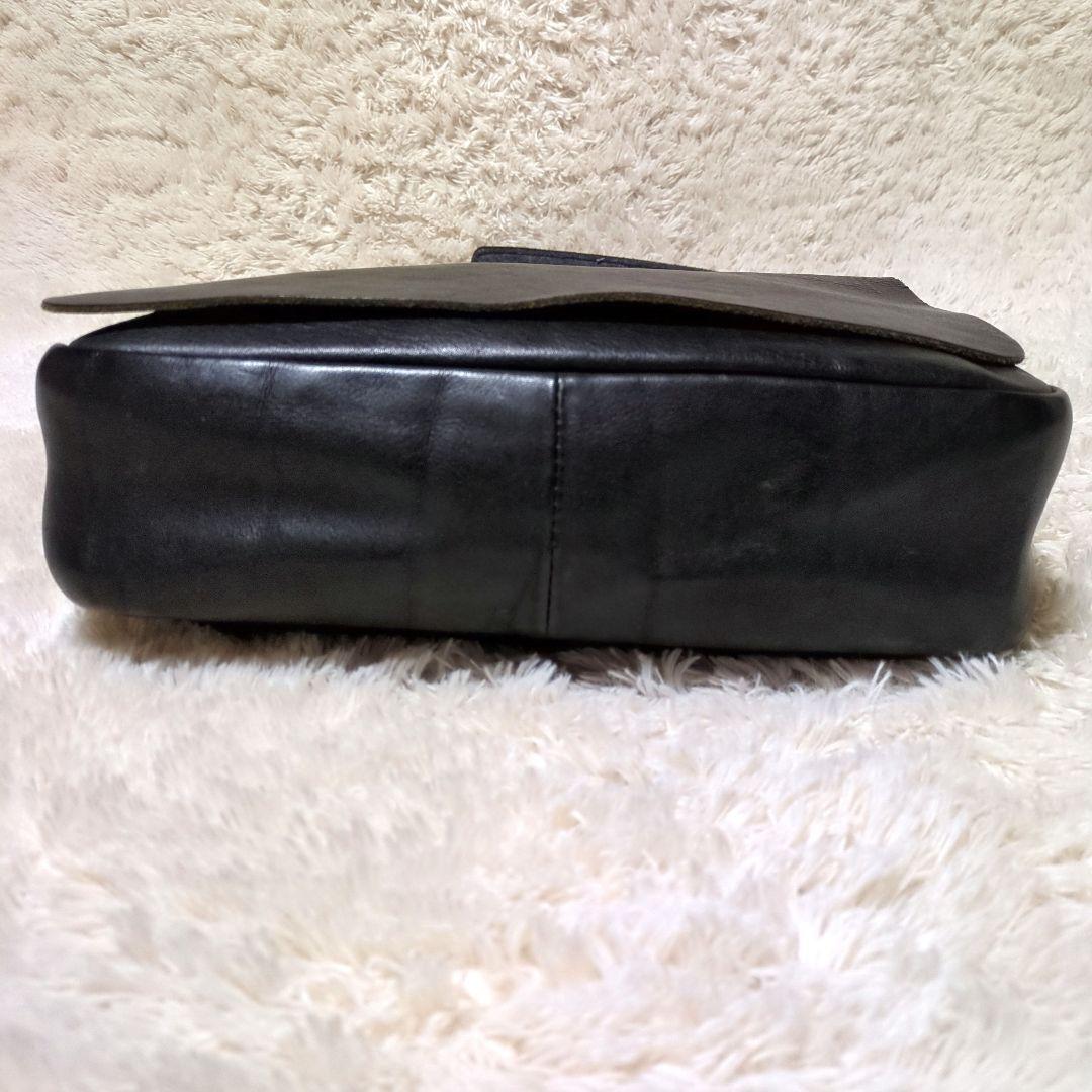 美品！SLOW　レザーショルダーバッグ　メッセンジャーバッグ　ブラック