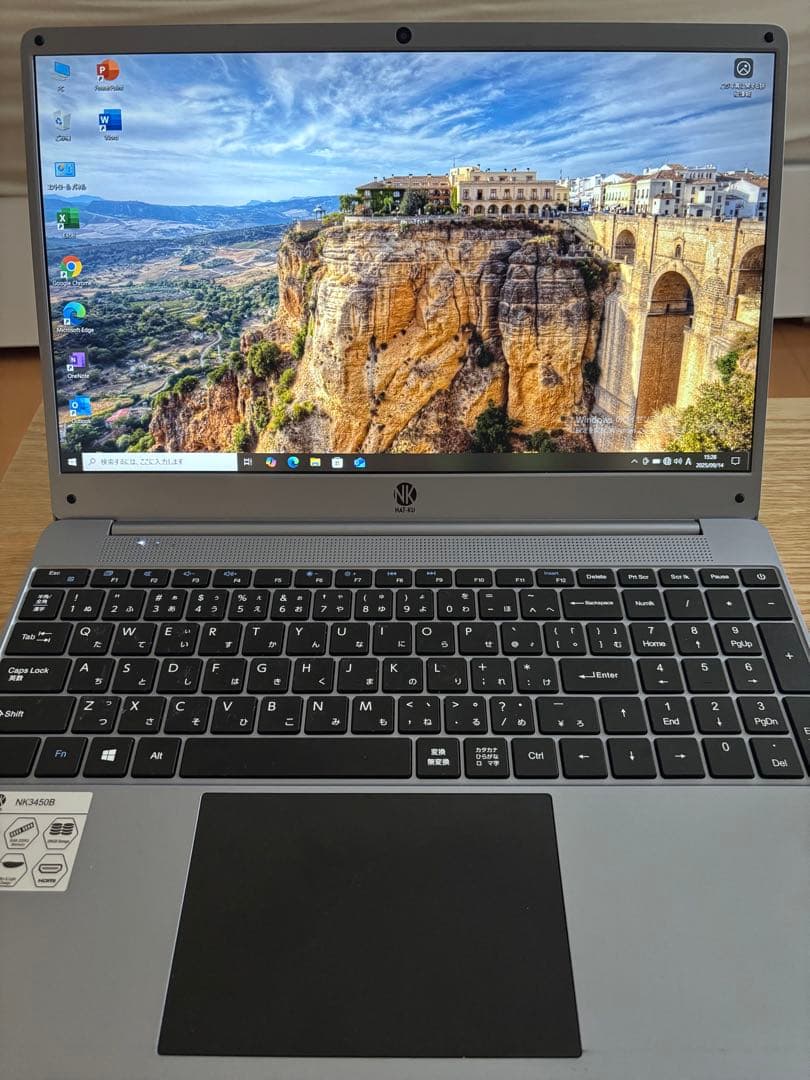 【美品】ノートパソコン ノートPC シルバー 薄型