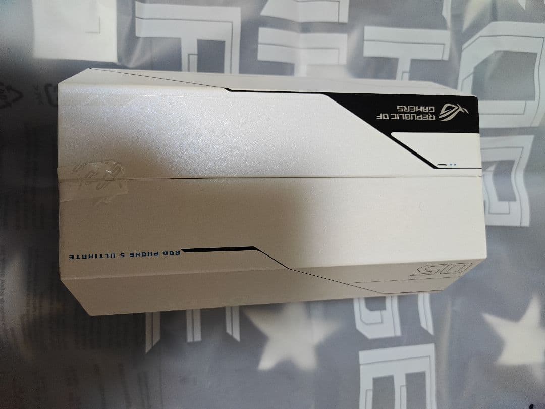 ROGPhone5 UItimate、ROGKunai3 Gamepadセット