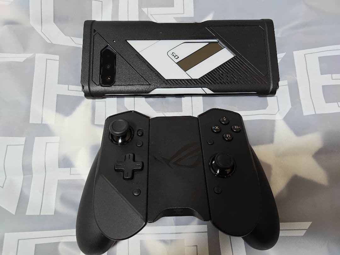 ROGPhone5 UItimate、ROGKunai3 Gamepadセット