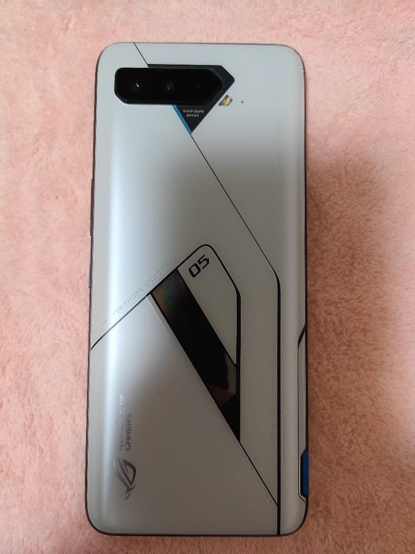 ROGPhone5 UItimate、ROGKunai3 Gamepadセット