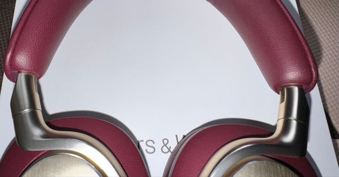 Bowers & Wilkins Px8 ワインレッドカラー