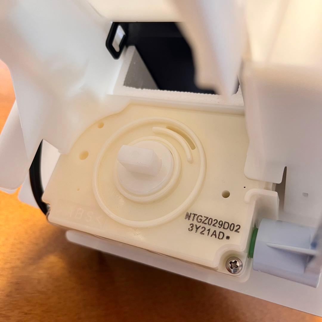 三菱 冷蔵庫 M20CV5350 冷蔵庫 MR-WZ55J付属 自動製氷機