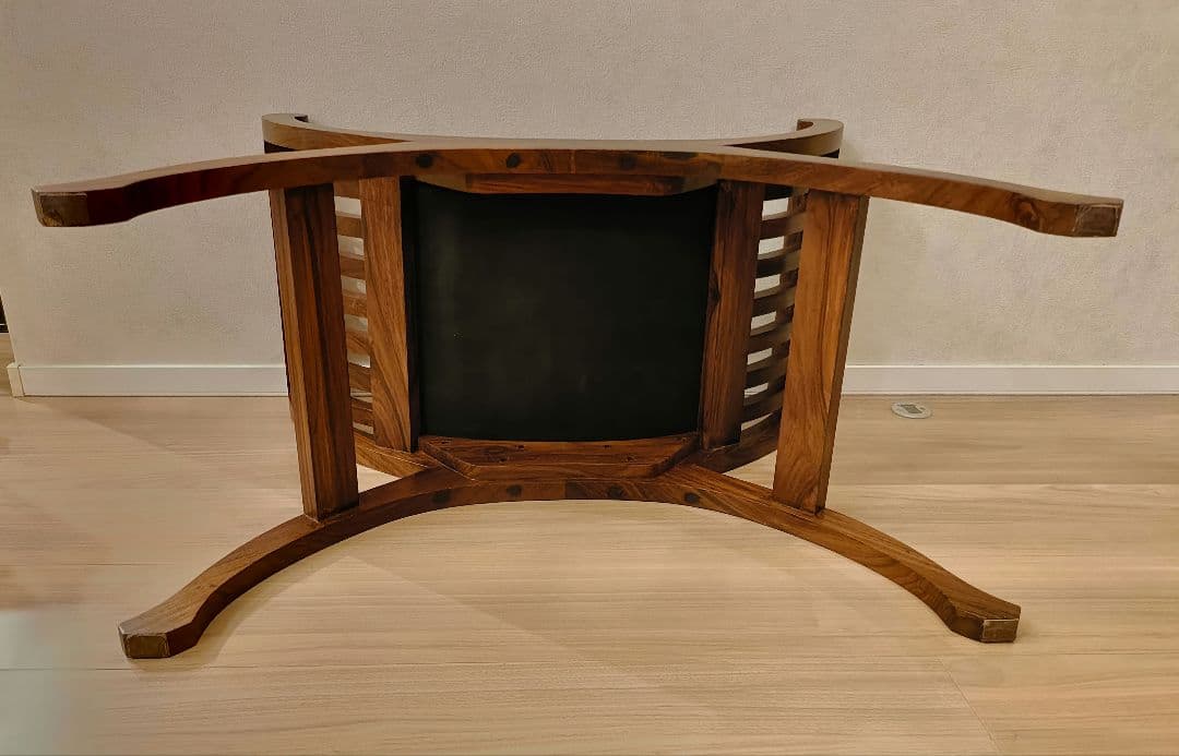 カルティニチェア　一人掛け　黒レザーシート　アジアン　スツール　家具　猫脚