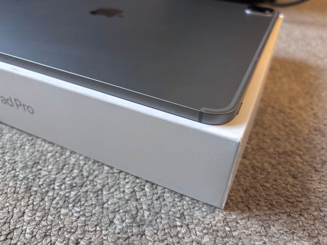 iPad Pro 第6世代 12.9インチ 128GB 充電器付き