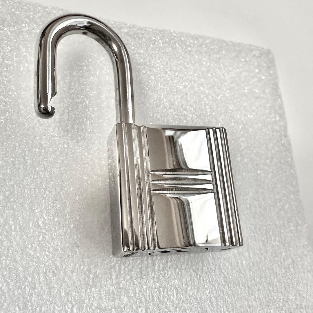 【121】 エルメス カデナ 南京錠 パドロック 121 番 鍵 シルバー