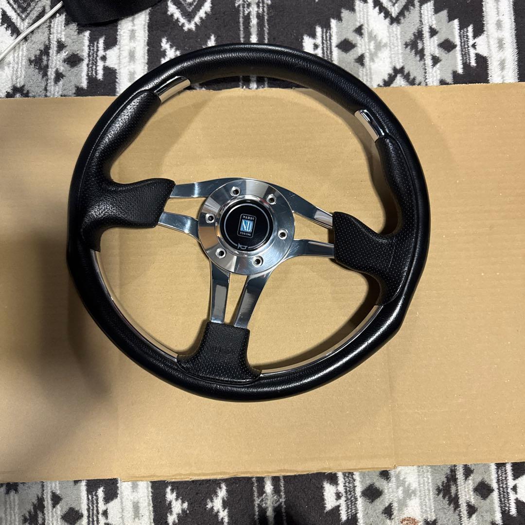 NARDI 4 ハンドル
