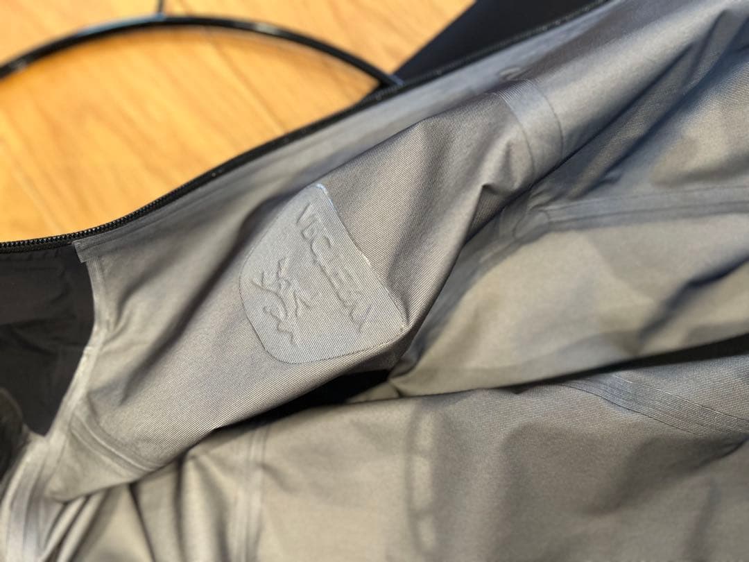 ジャケット・アウター ARC'TERYX BETA LT BLACK