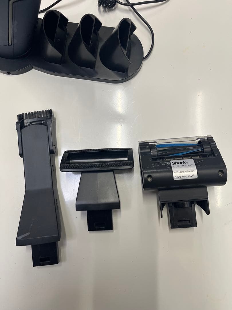 Shark 充電式ハンディクリーナー WV405J ネイビー