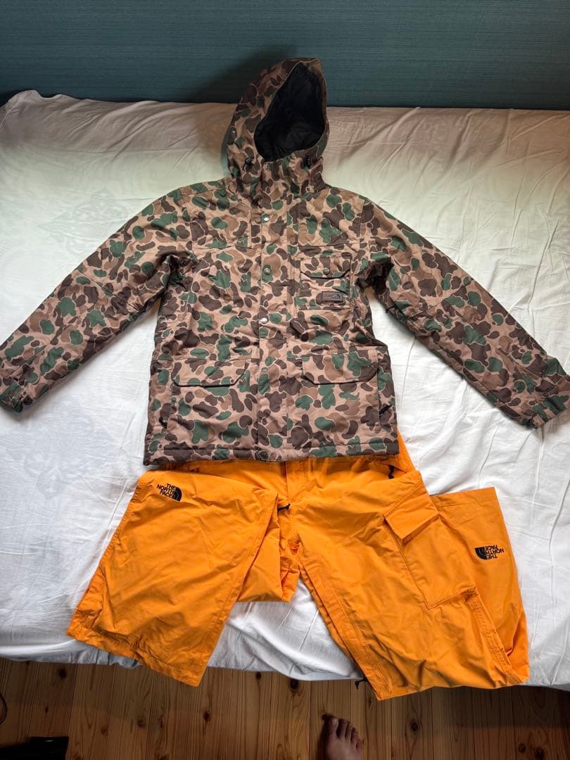 ノースフェイス スノボウエア 迷彩柄