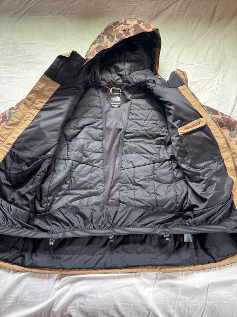 ノースフェイス スノボウエア 迷彩柄