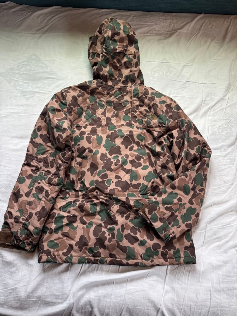 ノースフェイス スノボウエア 迷彩柄