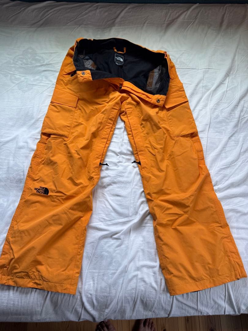 ノースフェイス スノボウエア 迷彩柄