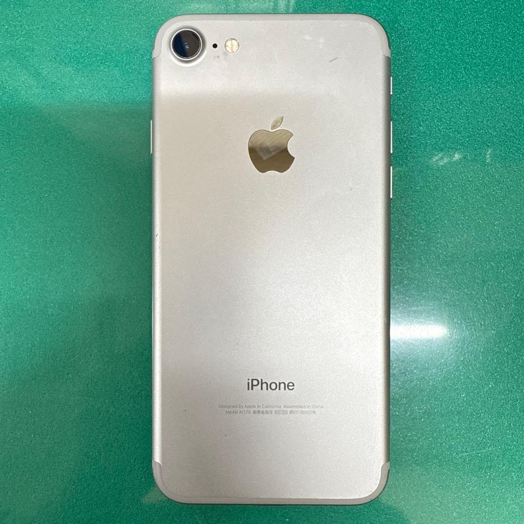 iPhone 7（シルバー／32GB）