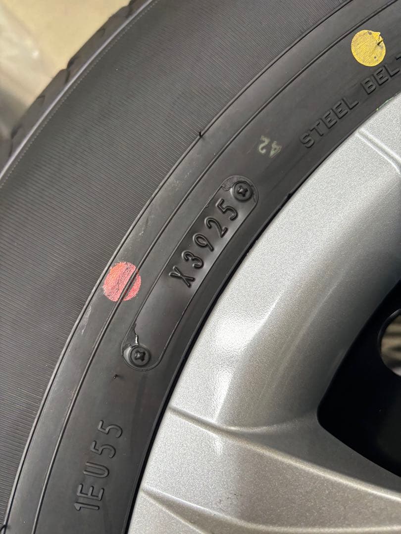 ハイエース 純正 タイヤ・ホイールセット