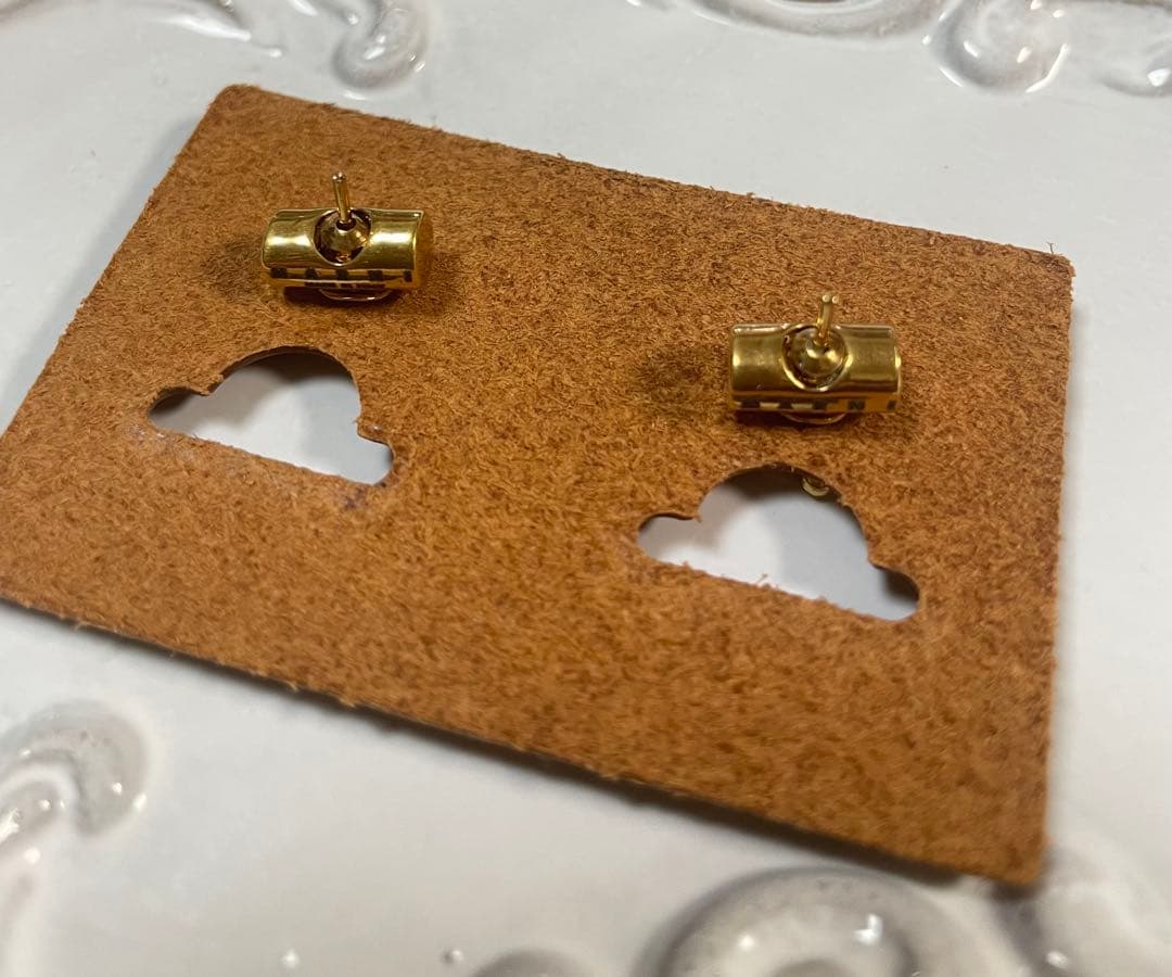 MARNI ロゴ型ピアス ゴールド