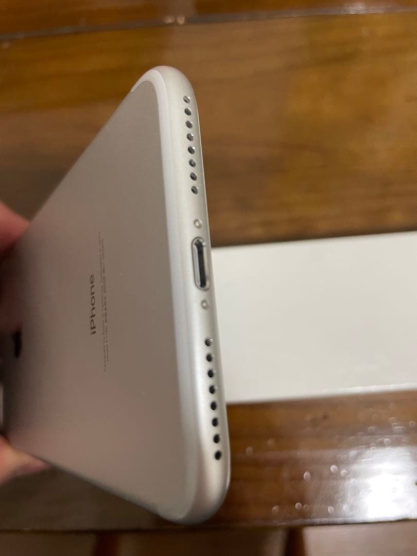 Apple iPhone 7Plus SIMフリー 32GB ホワイト 初期化済